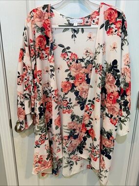 Boutique Floral Kimono Top - Cream with Pink Rose Print